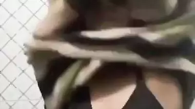 Bengali girl striptease nude viral bath recorded
