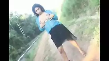 NRI model outdoor amazing blowjob session