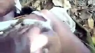 Sexy Tamil wife pussy fingering outdoors MMS sex video