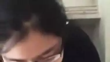 College girl sucking dick of her bf