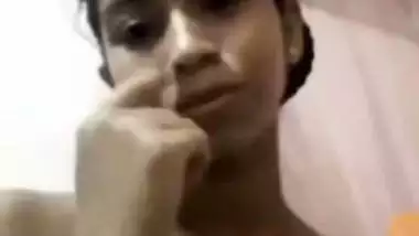 Attractive Desi girl gets naked cause Lankan XXX subscribers want boobs