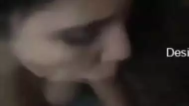 Sexy Delhi girl sucking bf cock deepthroat mms