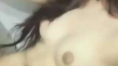 Beautiful paki girl showing her cute boobs-1
