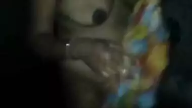 Desi village girl washes her slender body in front of XXX camera