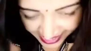 Cam bhabhi in saree plays with boobs and wet pussy