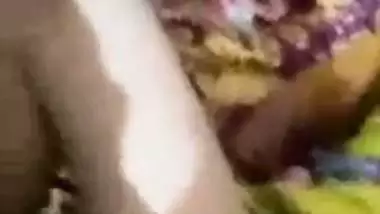 Fucking Desi maid MMS sex video discharged by her abode owner