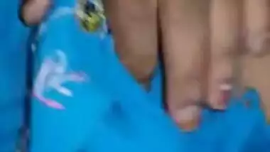 Mature Indian reaches highest point of XXX pleasure masturbating