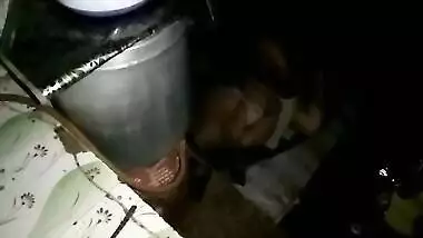 Bhai K Sone K Baad Bhabhi Ko Dever Ne Bed Se Niche Bula Kr Pela