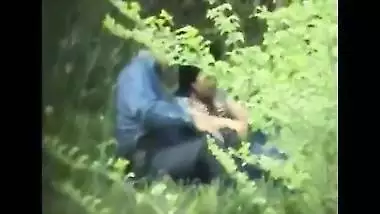 Desi sex site presents hot outdoor sex scene of desi lovers