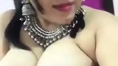 Desi cute bhabi showing her beautiful boobs