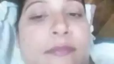 Desi hot bhabi selfie video-1