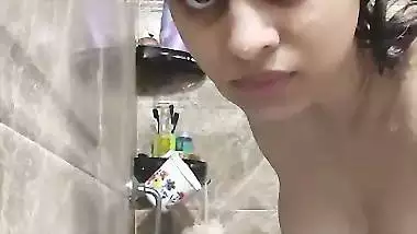 Indian shower gel nude bath viral hot girlfriend