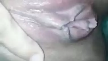 Desi XXX chick showing her boobs and shaved pussy on selfie cam