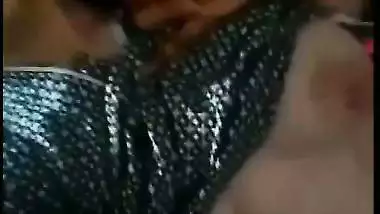 Beautiful Pakisthani Girl Showing Boobs