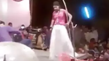 Ganda Dance Full Naga dirty indian sex at Indiansextube.org