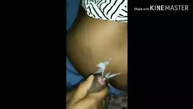 Sri lankan cumshot and pusylicking සමල්කා ගෙ උරනව ඉරිල්ලක්