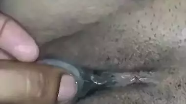 DESI WIFE APNE BOYFRIEND KE SAAT LICHI SE CHOOT CHUDWAI