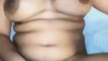 Sexy Indian Girl Aisha Blowjob and Saying Chodo Mujhe