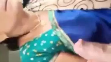 Hindi Desi XXX wife giving her husband a blowjob in car MMS