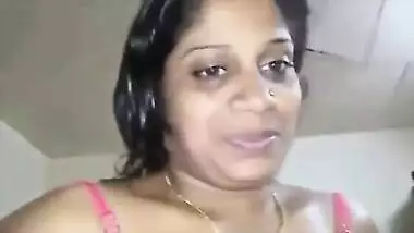 Indian mature aunty showing big boobs and pink pussy