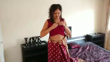 Moti Aunty Saree Sex Indian Video - Videos Desi Moti Aunty Remove Saree And Fuck Videos dirty indian sex at  Indiansextube.org