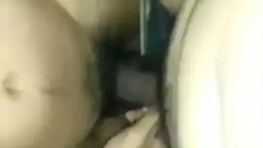 Guy tempts a chubby girl and fucks her in a Bangla sex video