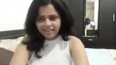 Sharmeen Aunty Webcam Show – Movies