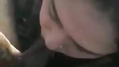 Desi milf sucks a hard dick in the Bangladeshi xvideo