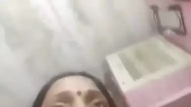 Super Horny Desi Bhabhi Fingering 7 Clips