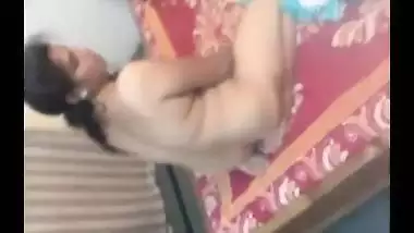 Sarri wali cute bhabhi