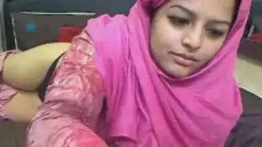 Pakistani Silpek Sex - Pakistani Girl Noreens First Webcam Performance hot xxx movie