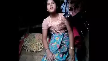 Hindi Badmasti Girl Ladki Hai dirty indian sex at Indiansextube.org