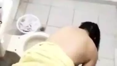 Desi College Girl’s Nude Bath Captured