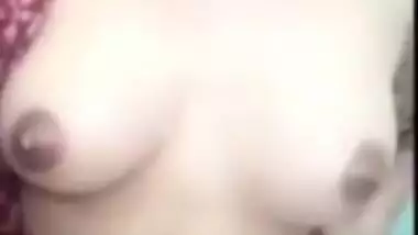Desi cute girl show her beautiful boobs