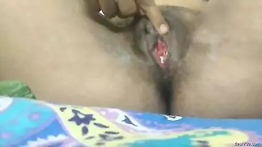 Desi Hot Girl use cocumber for