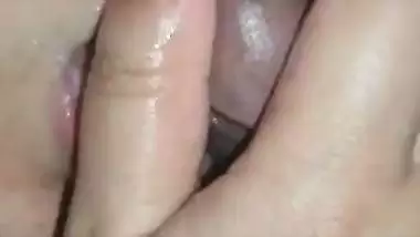 Desi lady lets her lover shoot her desi blowjob porn