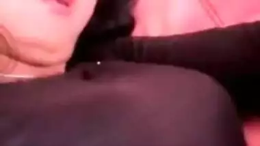 Bhabhi showing her boobs