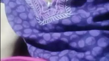 Indian big tits deep cleavage