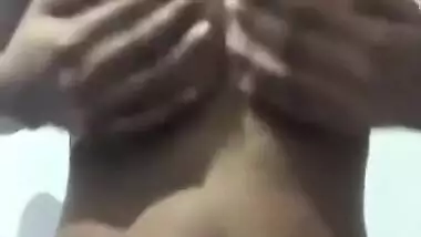 Mallu Girl Play Wih Her Boobs