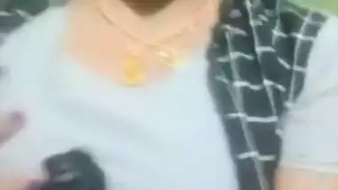 Beautiful Desi Bhabhi blowjob sex MMS