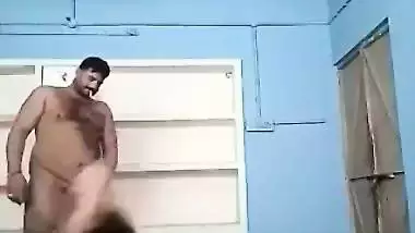 MMS video of mature Bhabhi having XXX affair with fat Desi neighbor