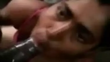 Indian village women showing her hairy pussy
