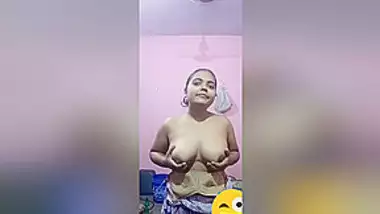 Today Exclusive Cute Bangla Girl Showing Boobs On Video Call hot xxx movie