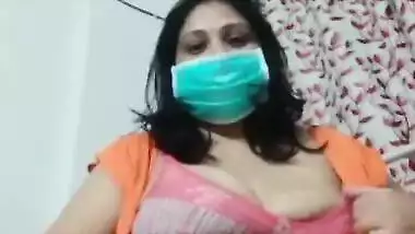 Indian bhabhi showing boobs during lockdown