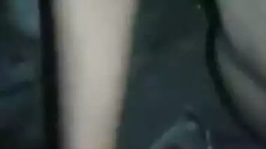 Lovely Indian girl undresses to please BF with outdoor XXX blowjob