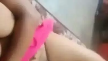 Bodacious Desi hottie reveals her perfect huge tits and smooth cunt