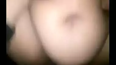 Home sex scandal of Indian aunty in saree with college chap