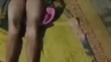 Sleepy mature village bhabhi