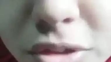 Hijab girl opens bra and round boobs show on cam