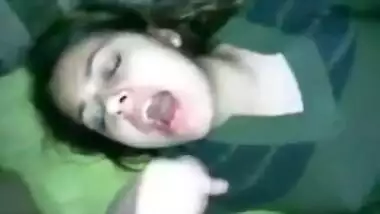 INDIAN COLLEGE GIRL CUM SWALLOW